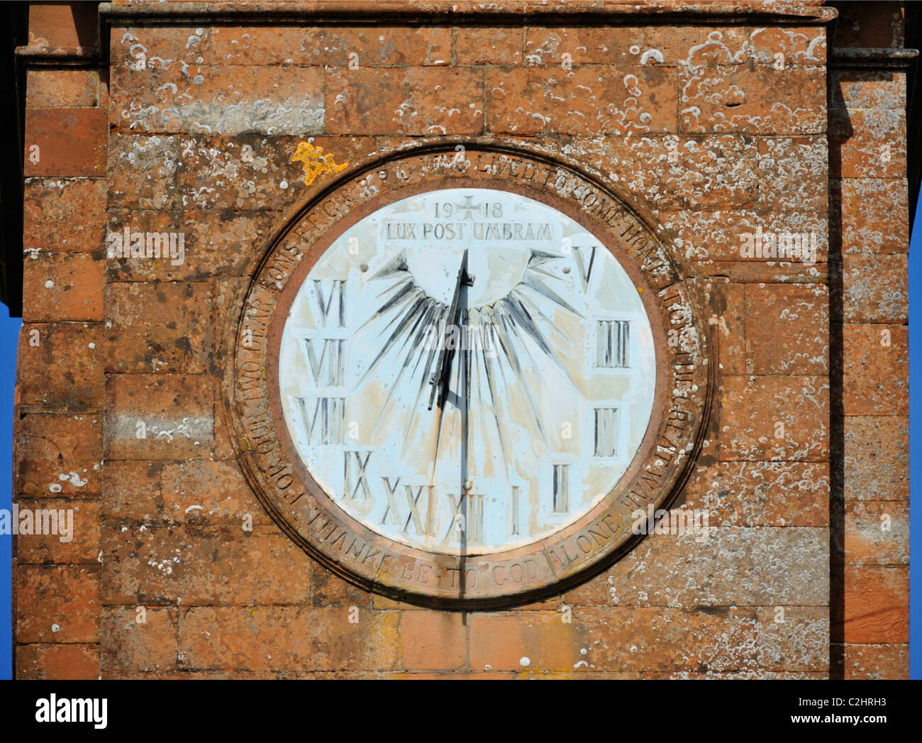 Meridiana sulla West Tower. Chiesa di Sant'Andrea. Kirkandrews-su-Esk , Cumbria, England, Regno Unito, Europa. Foto Stock
