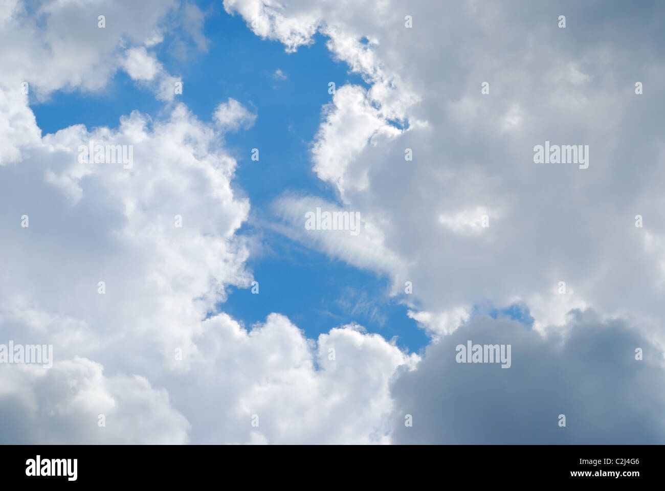 Giorno vivace sfondo cielo cloudscape. Foto Stock