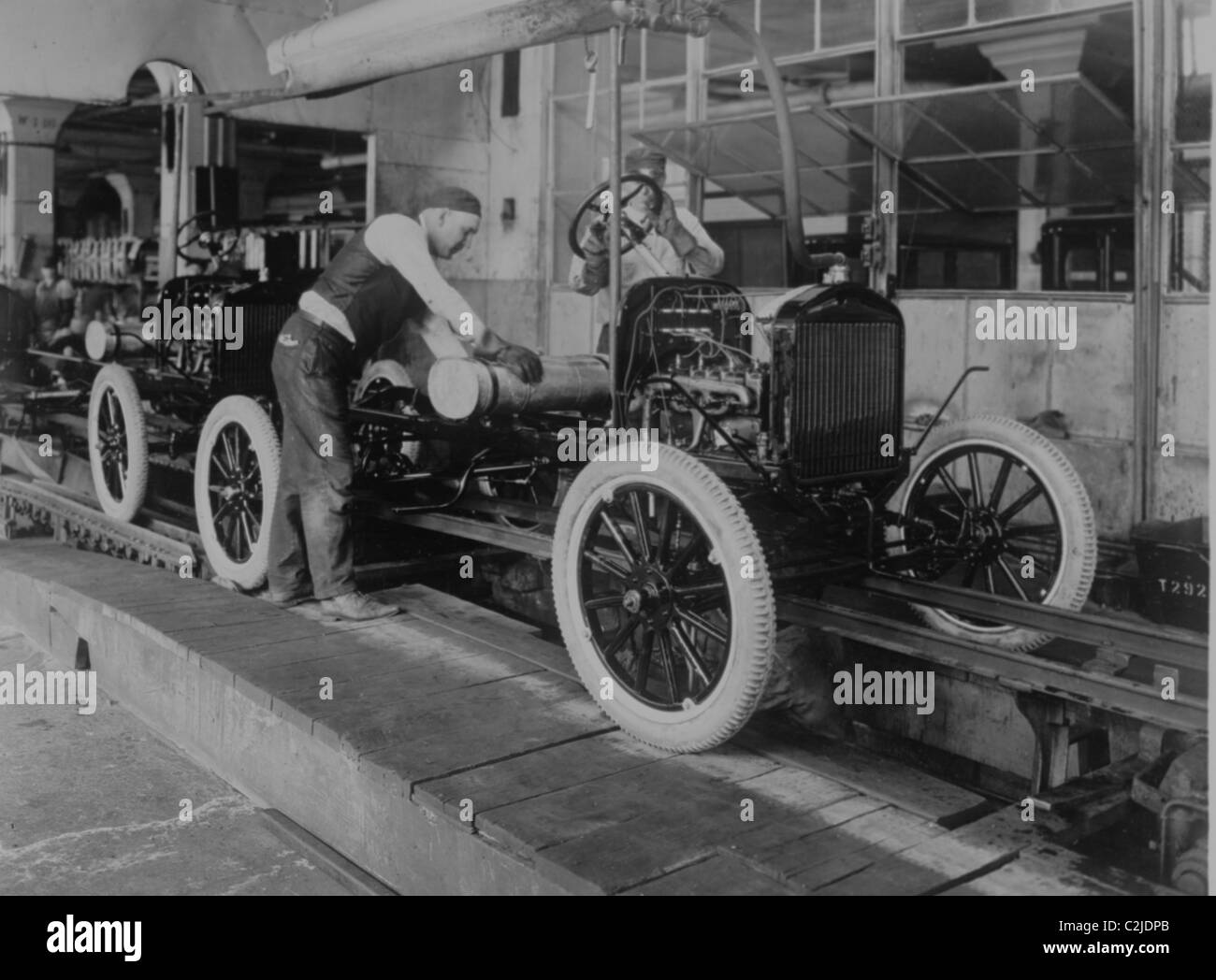 Gruppo auto nella fabbrica di Detroit Foto Stock