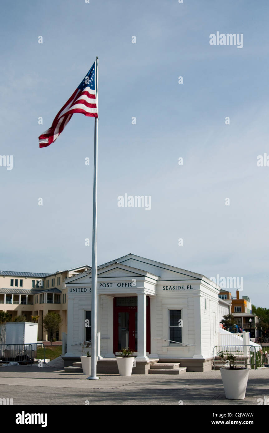 Il post office e pennone nel cuore del lungomare, Florida. Foto Stock