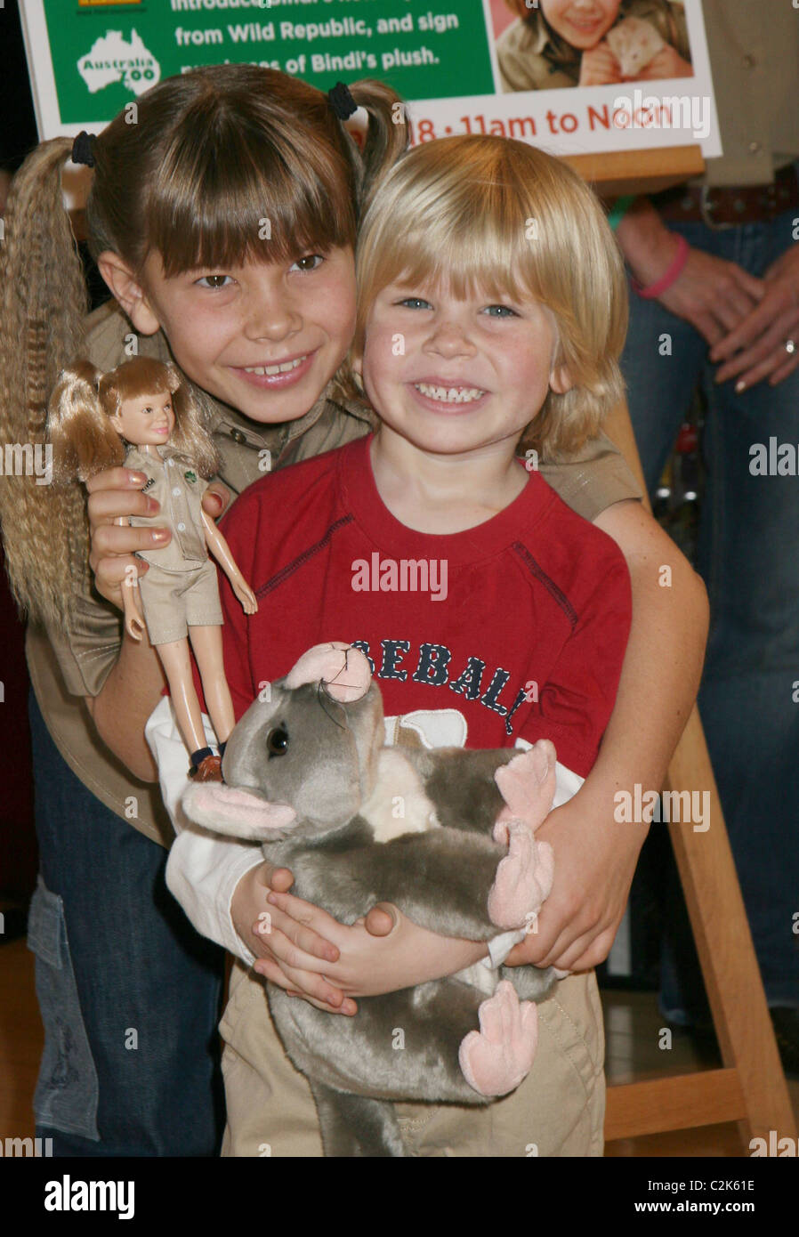 Bindi Irwin e Robert Irwin Bindi Irwin svela la sua nuova linea di giocattoli presso la FAO Schwarz New York City, Stati Uniti d'America - 18.02.08 Foto Stock