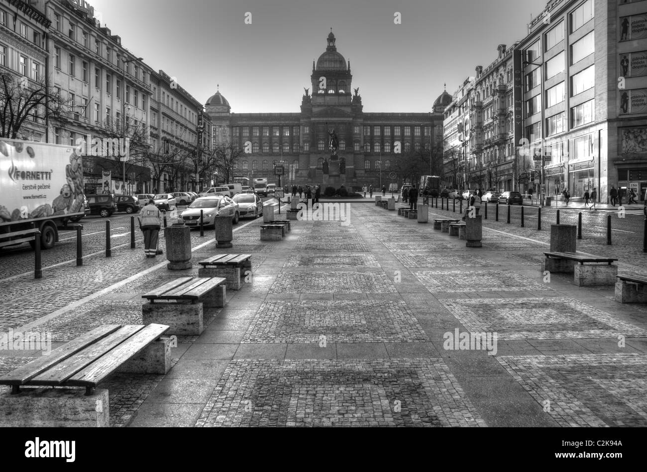 Bianco e nero - Vaclavske square con San Wenceslav statua e Museo Nazionale Ceco a Praga, Repubblica Ceca Foto Stock Bianco e nero - Vaclavske square con San Wenceslav statua e Museo Nazionale Ceco a Praga, Repubblica Ceca Foto Stock