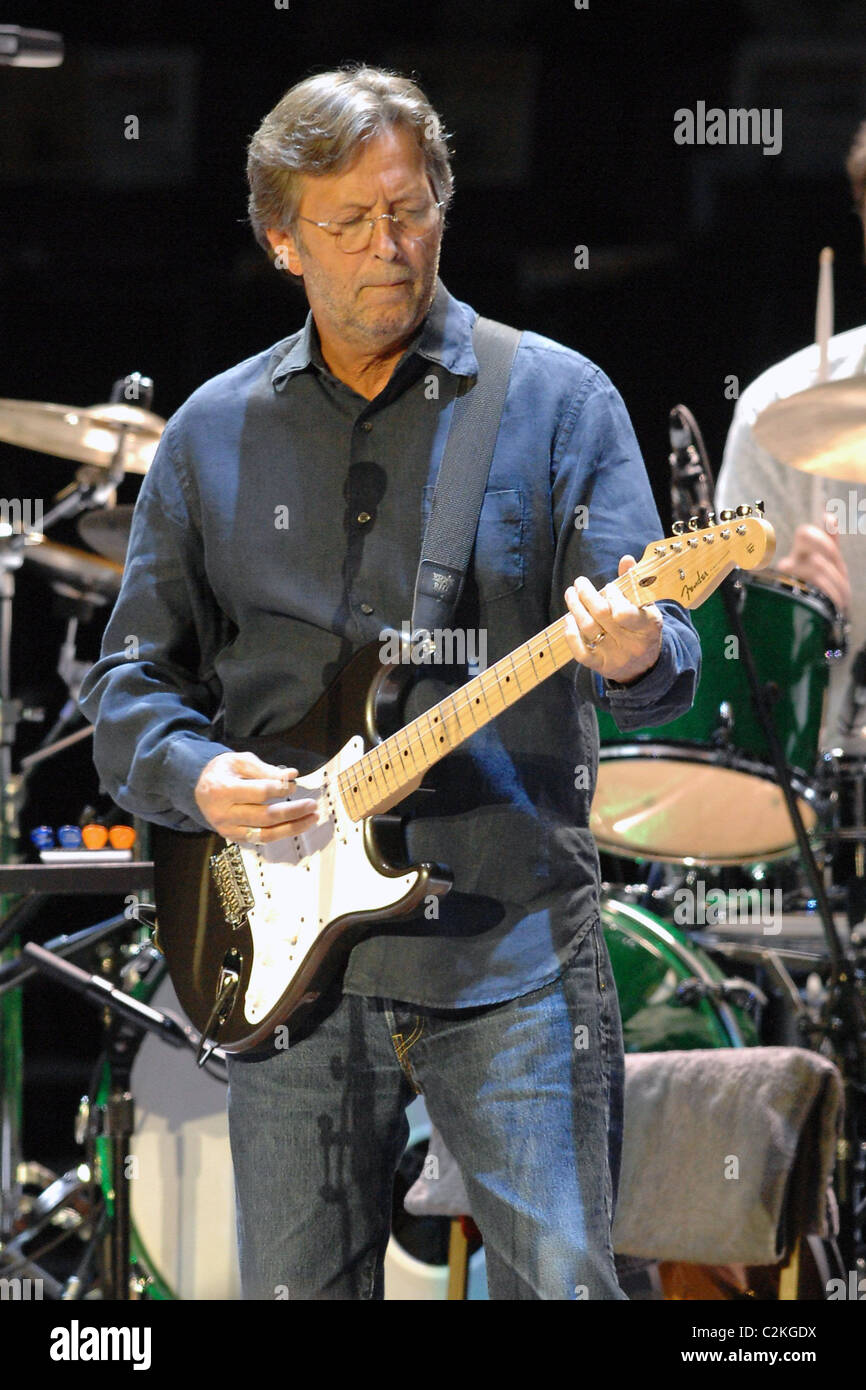 Eric Clapton Steve Winwood e Eric Clapton esibirsi in concerto al Madison Square Garden di New York City, Stati Uniti d'America - 25.02.08 Foto Stock