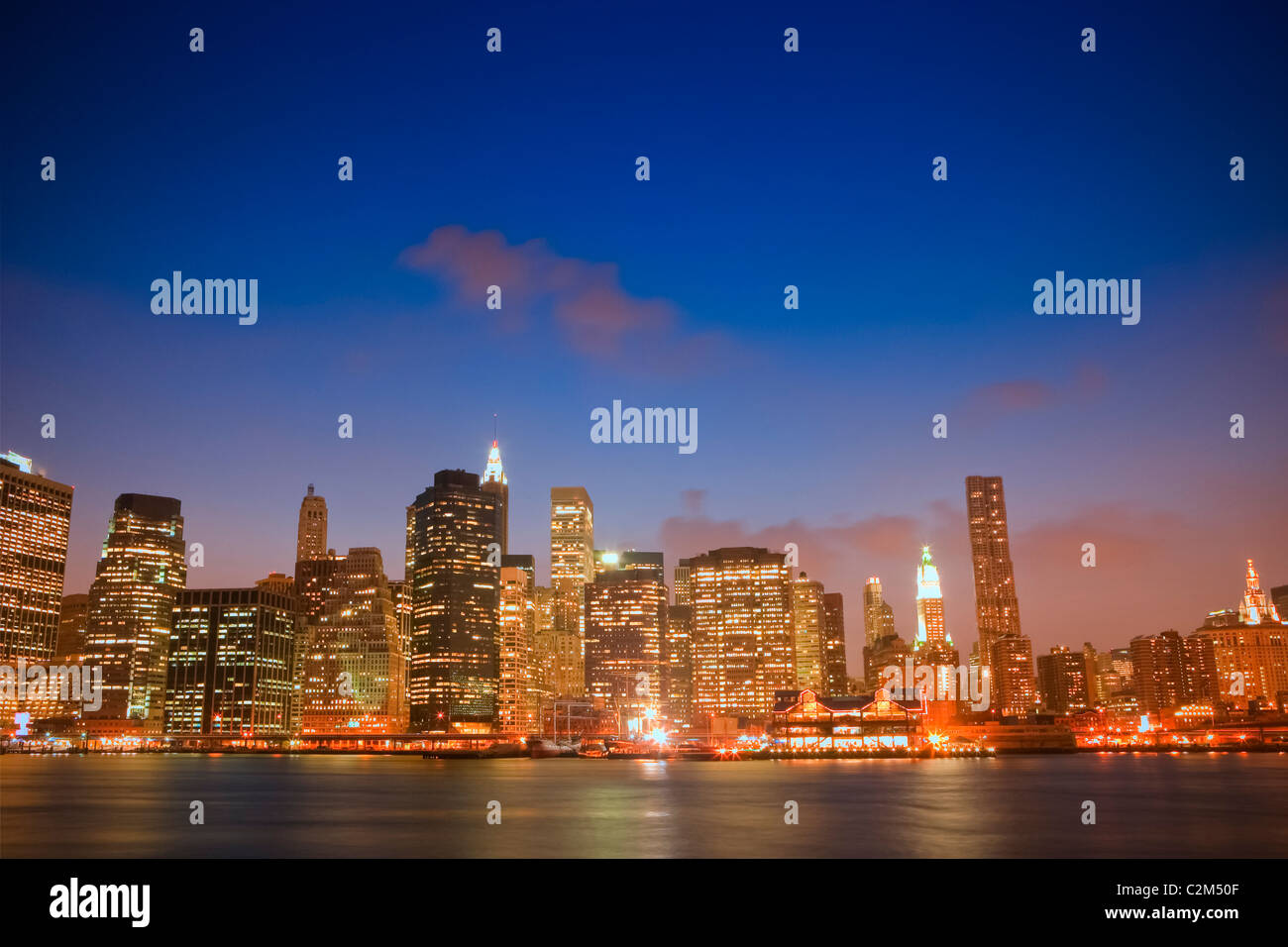Downtown Skyline di Manhattan al crepuscolo Foto Stock
