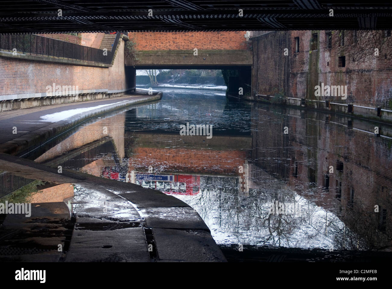 Ponti e alzaia sul Regent's Canal Foto Stock