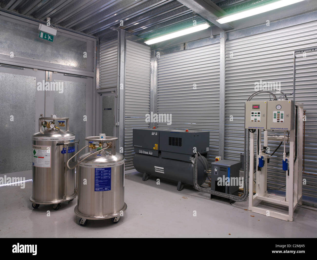 Università di Liverpool Nuova struttura NMR, Liverpool. Il nuovo impianto di NMR per la biologia strutturale è una struttura alberghiera centro Foto Stock