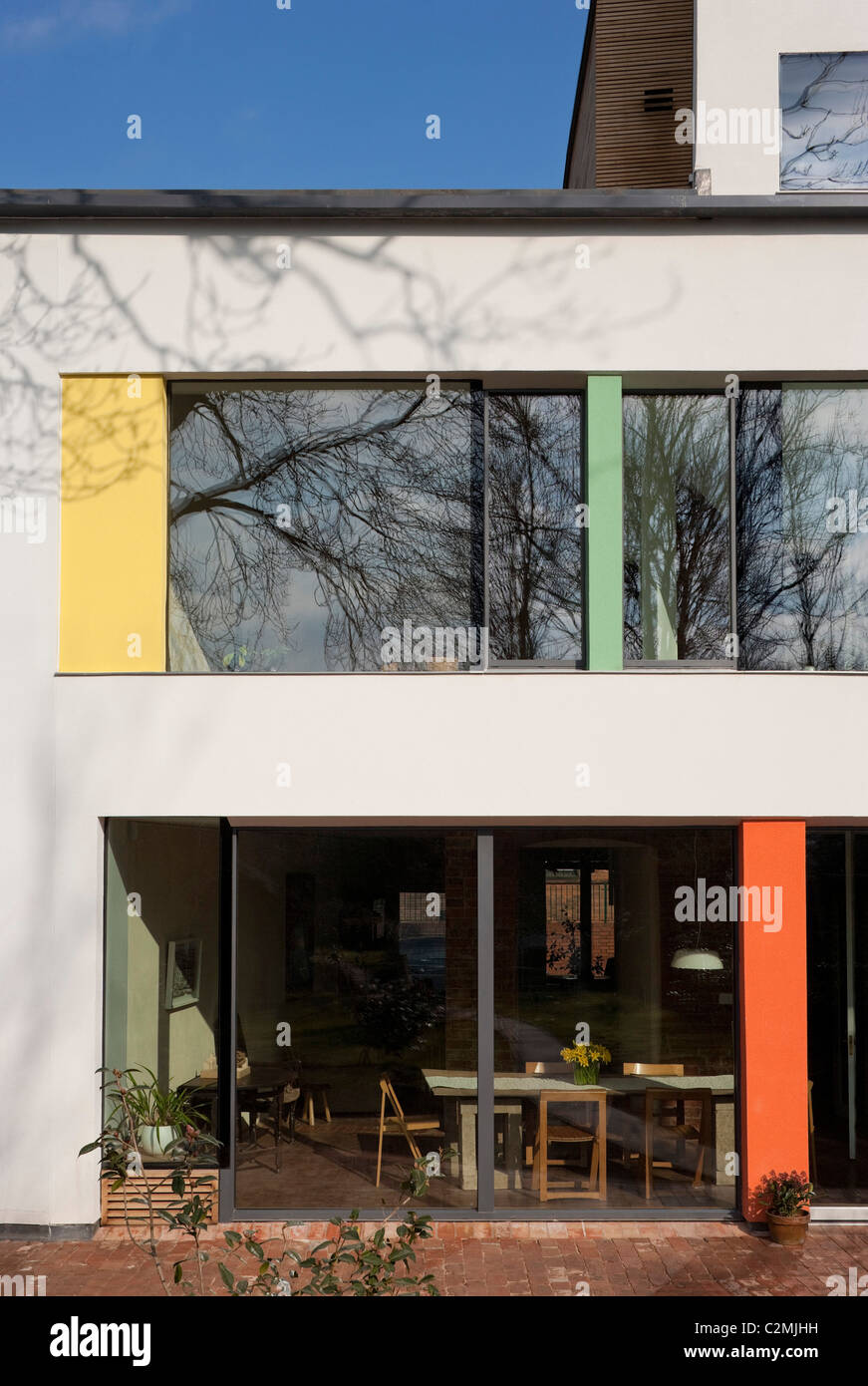 La sezione posteriore dal giardino del moderno progettato Zero Casa di carbonio Foto Stock