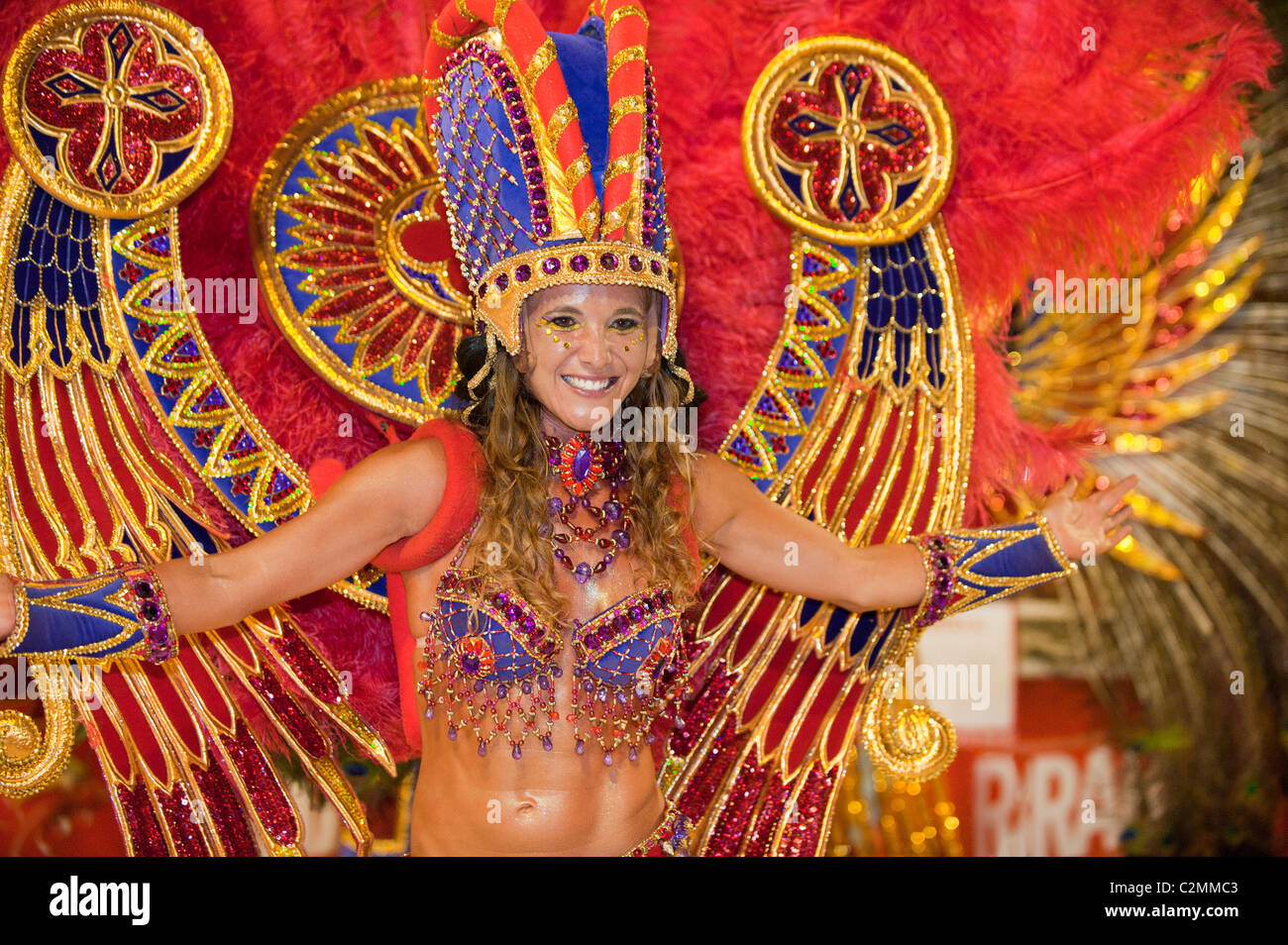 Danzatrice presso il carnevale di Gualeguaychu, Entre Rios Provincia, Argentina Foto Stock