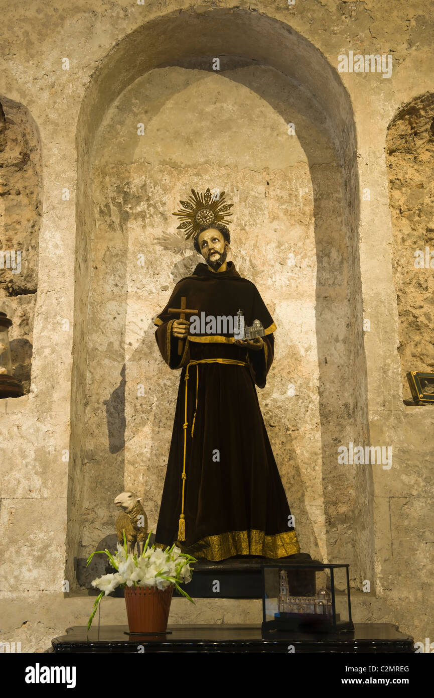 San Francisco de Asis statua di San Francisco de Asis chiesa e convento, l'Avana vecchia città, Cuba Foto Stock