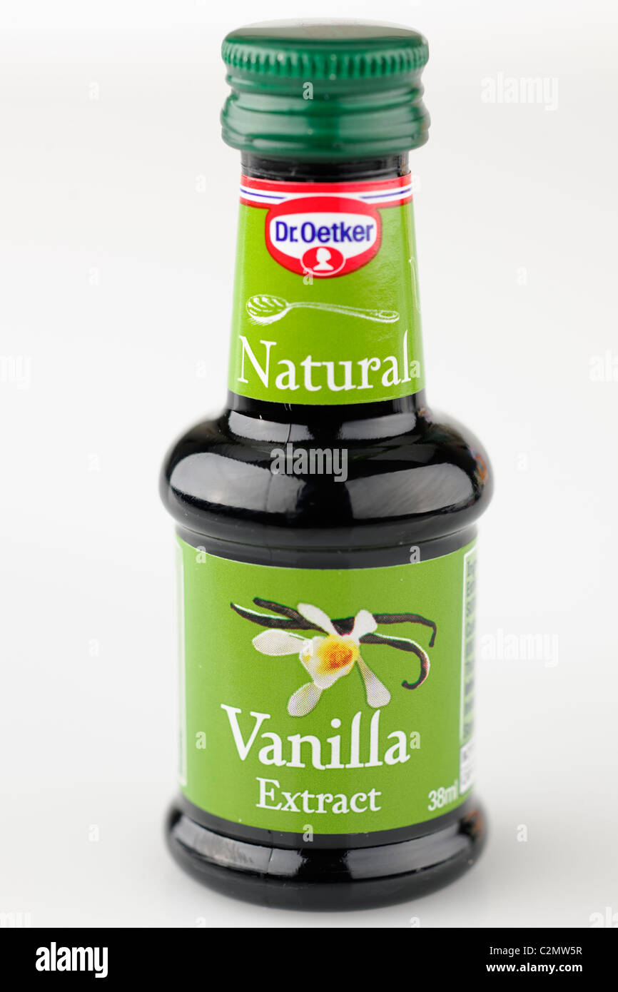 Piccolo 38 millilitri di bottiglia di Dr Oetker naturale di estratto di vaniglia Foto Stock