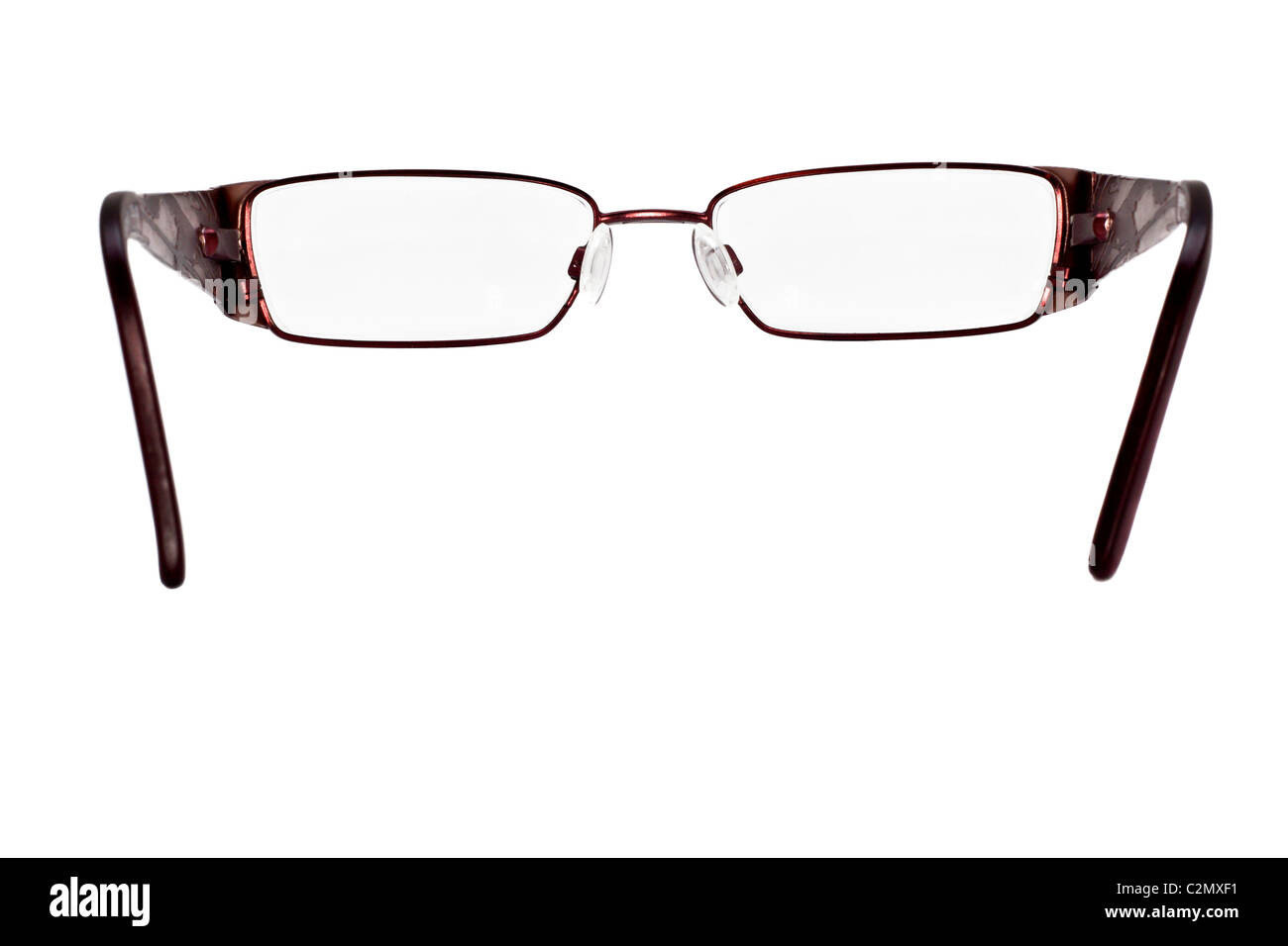 Un paio di occhiali su sfondo bianco Foto Stock