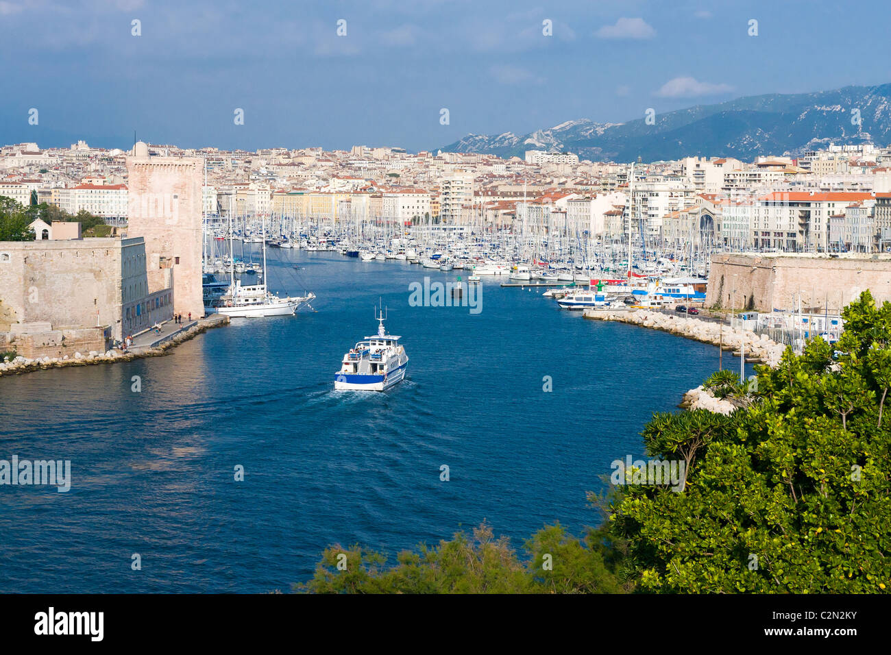 Vista panoramica del vecchio porto di Marsiglia, Francia Foto Stock
