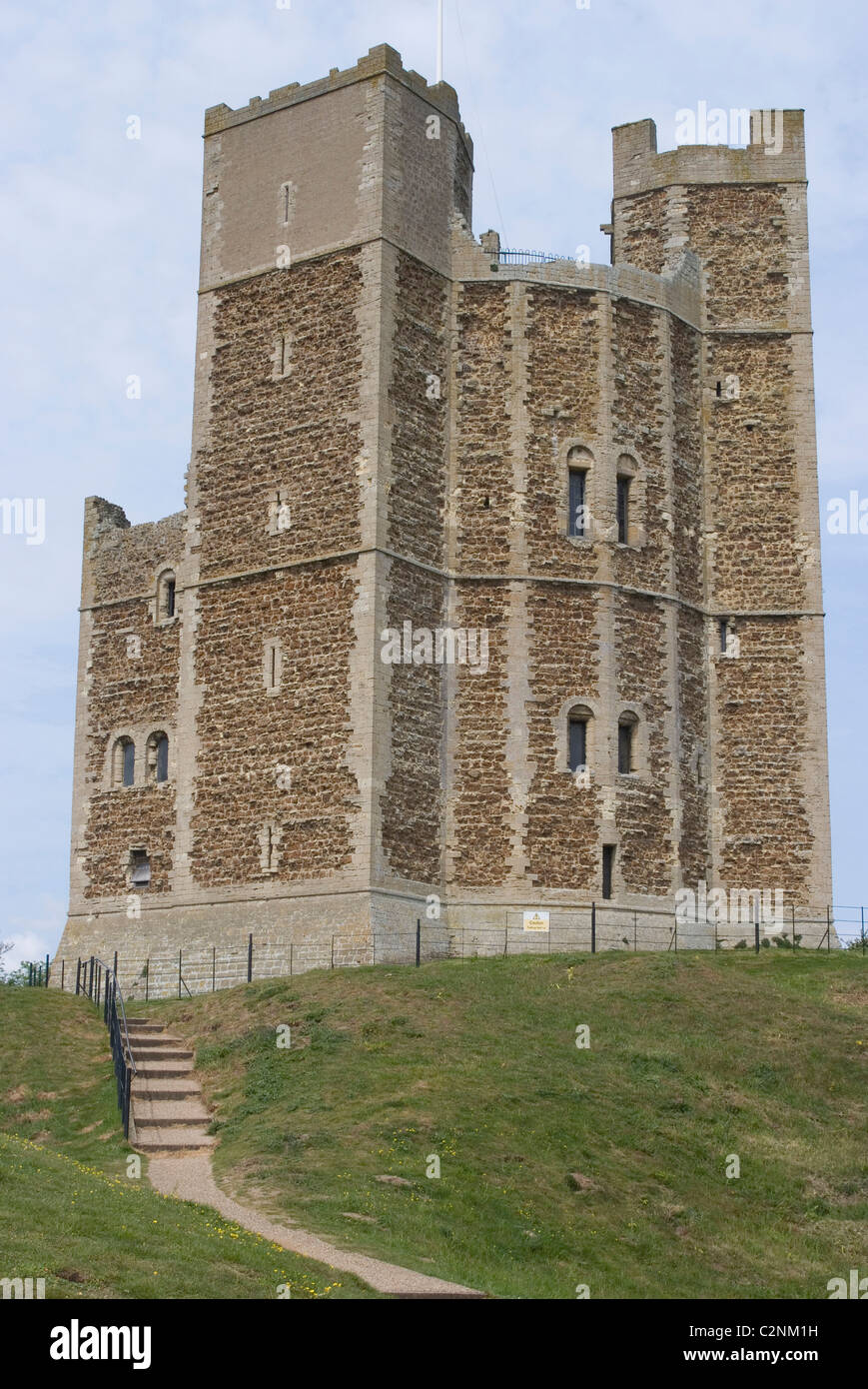 L'unico castello poligonale tenere di Orford, castello costruito da Enrico II nel XII secolo, Orford, Suffolk, Inghilterra Foto Stock