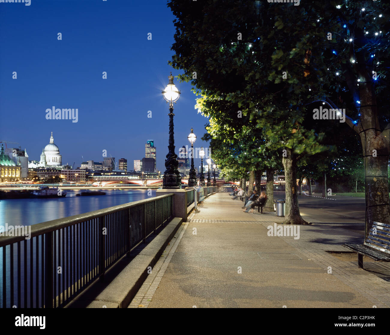 South Bank illuminazione, Londra. Vista di storione illuminazione. Foto Stock