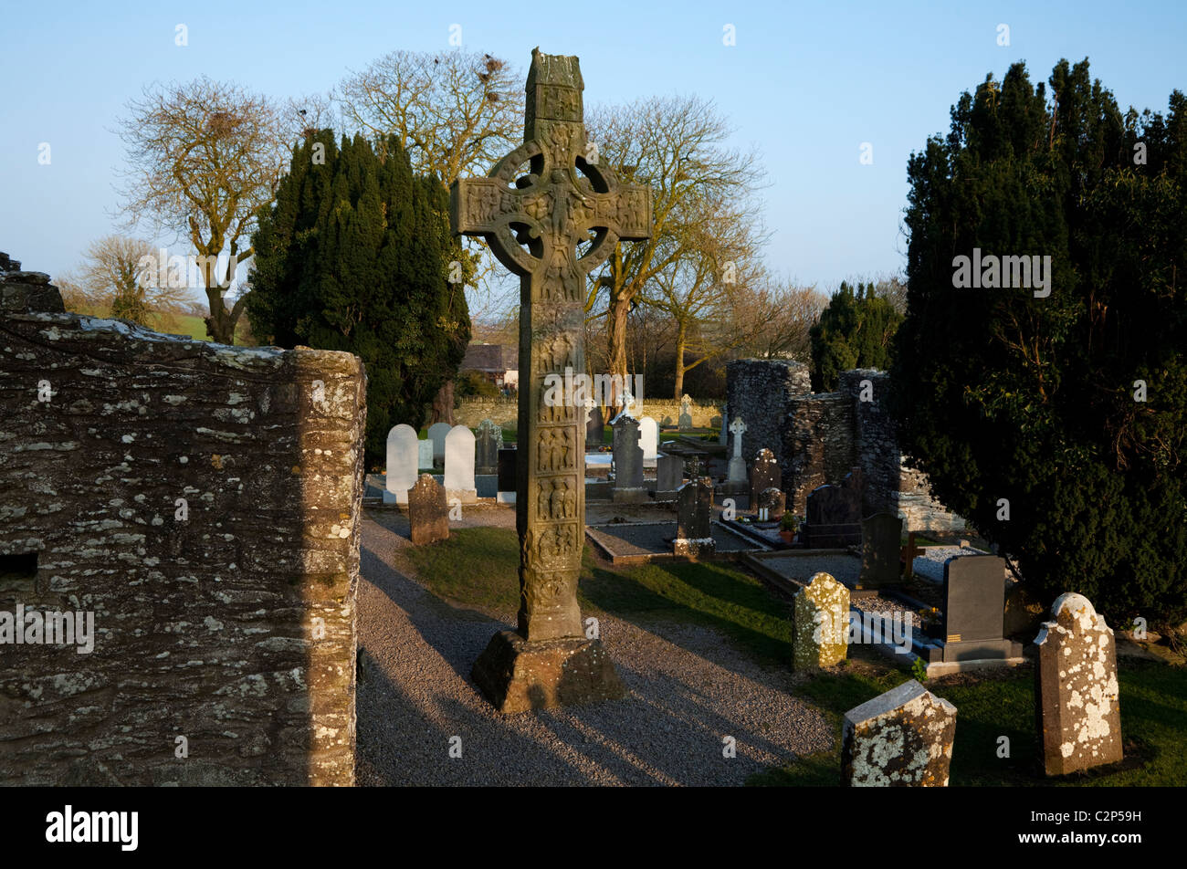 Alta croce al sito monastico di Monasterboice, nella contea di Louth, Irlanda Foto Stock