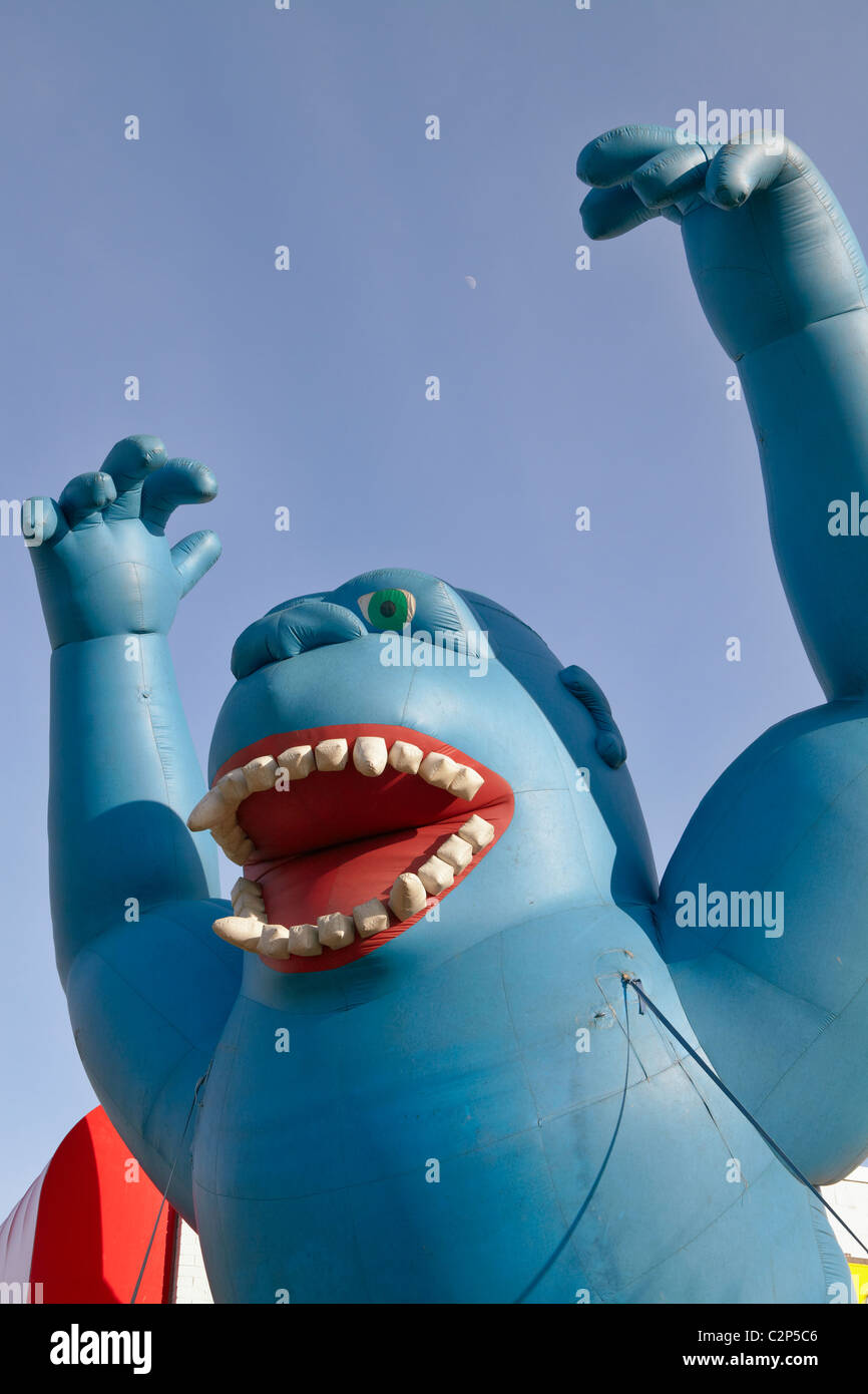 Big Blue Monster gorilla, pubblicità gonfiabile. Foto Stock