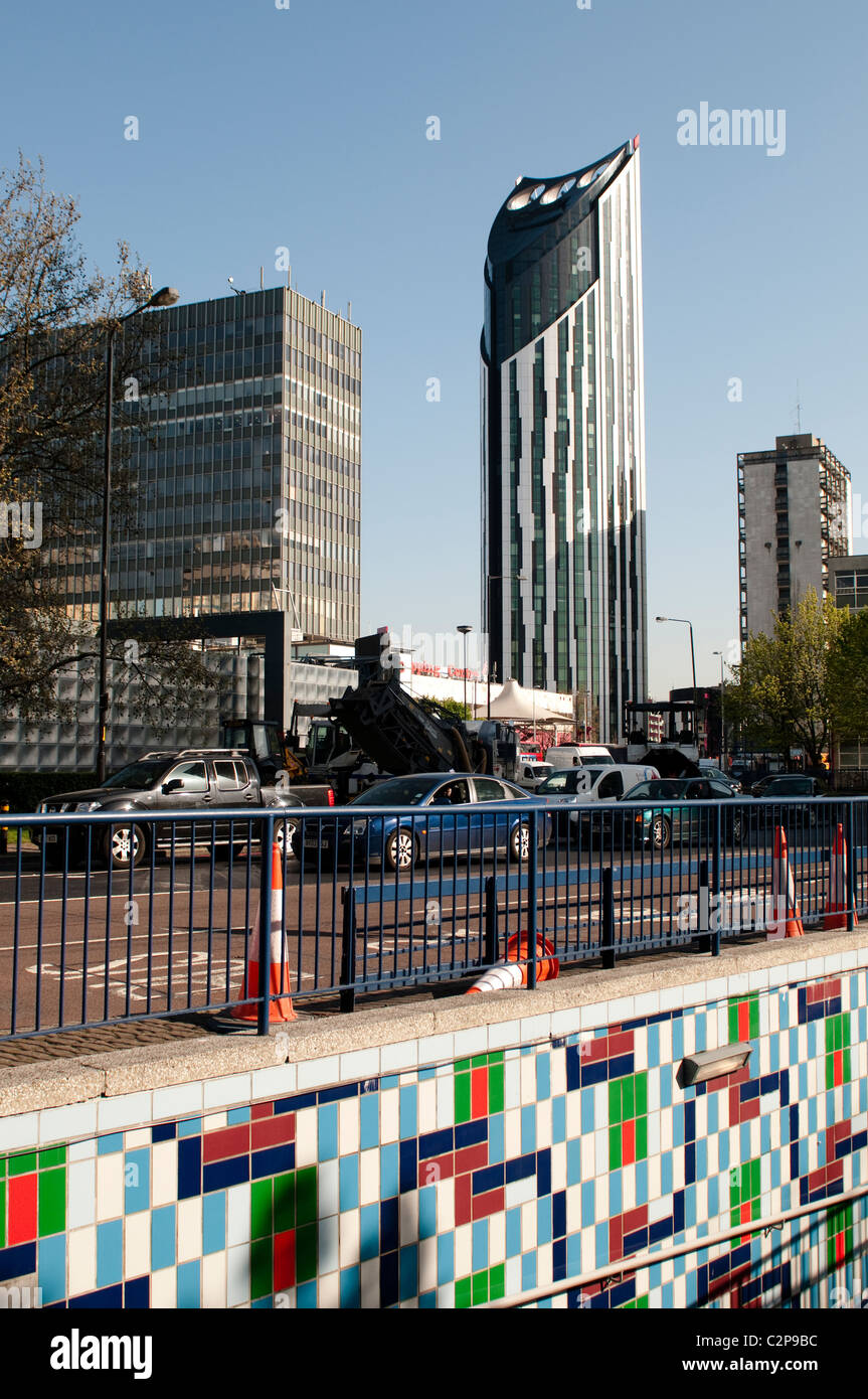 Elephant e Castle rotatoria settentrionale, strati blocco residenziale, Southwark, Londra, Regno Unito Foto Stock