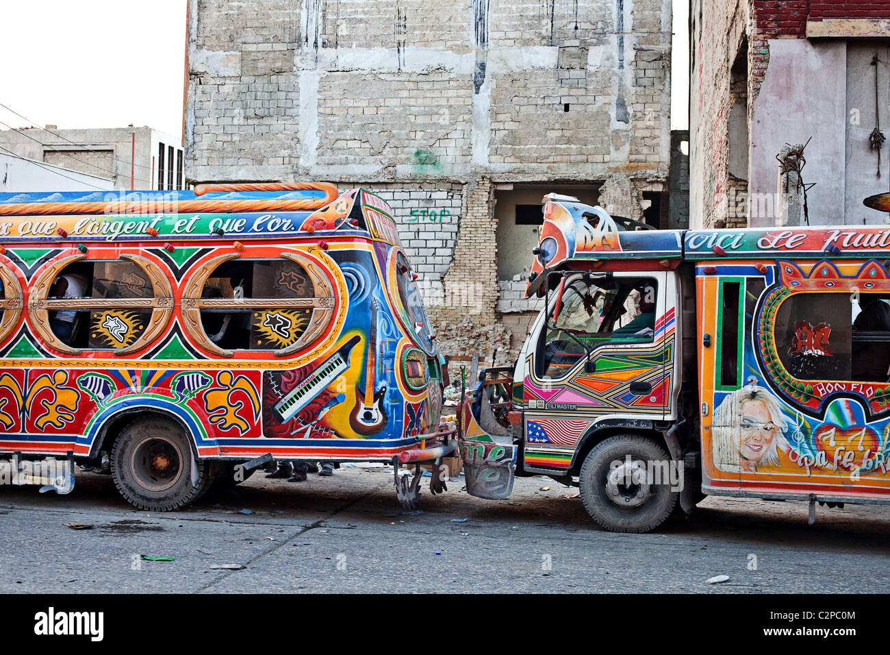 Port au Prince autobus dipinto Tap Tap, Haiti Foto Stock