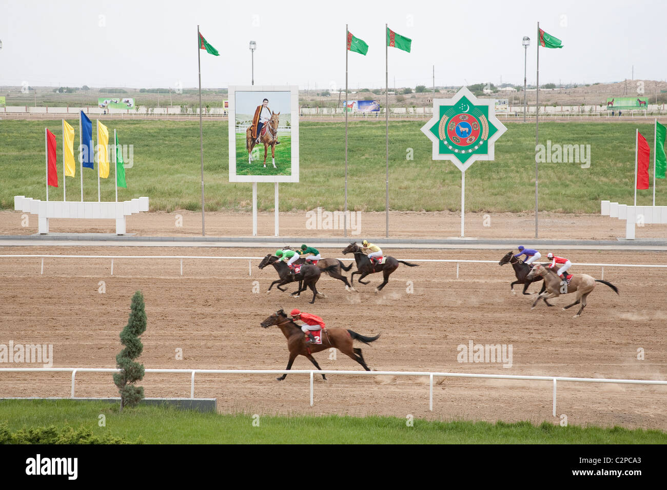 Le corse di cavalli in città Ippodromo in Aşgabat Foto Stock