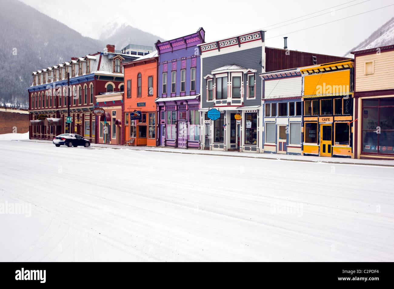 Vista invernale di architettura vittoriana, storica Silverton, Colorado, una vecchia città mineraria. Foto Stock