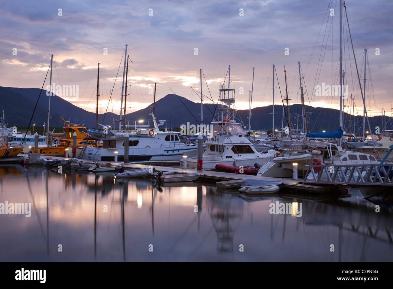 Marlin Marina al crepuscolo. Cairns, Queensland, Australia Foto Stock