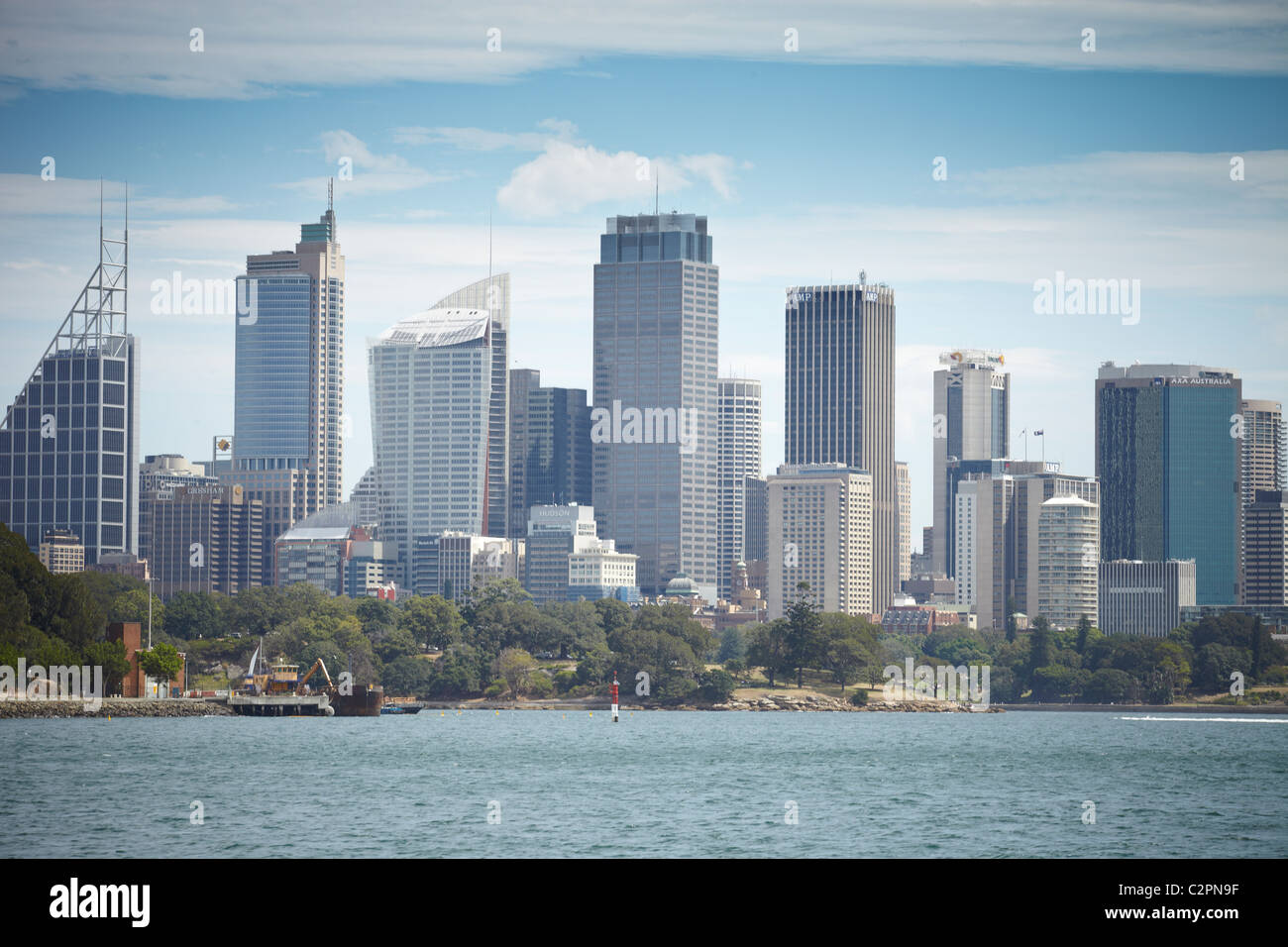 Skyline del centro città di Sydney, Nuovo Galles del Sud, Australia come vedere dal Porto di Sydney Foto Stock