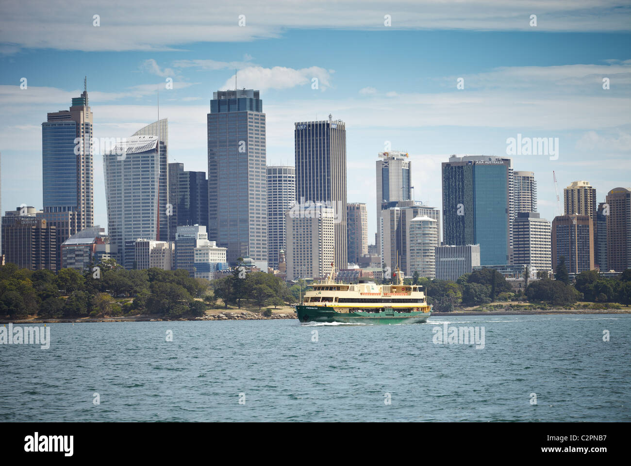 Skyline del centro città di Sydney, Nuovo Galles del Sud, Australia come vedere dal Porto di Sydney Foto Stock