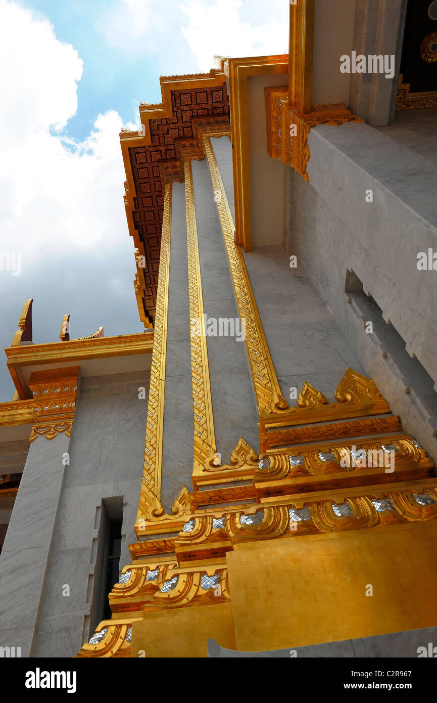 Golden pareti colorate , Traimit Wat Phra Maha Mondop ( Scrittura Library ) del Buddha d'Oro , Chinatown , Bangkok , Thailandia Foto Stock