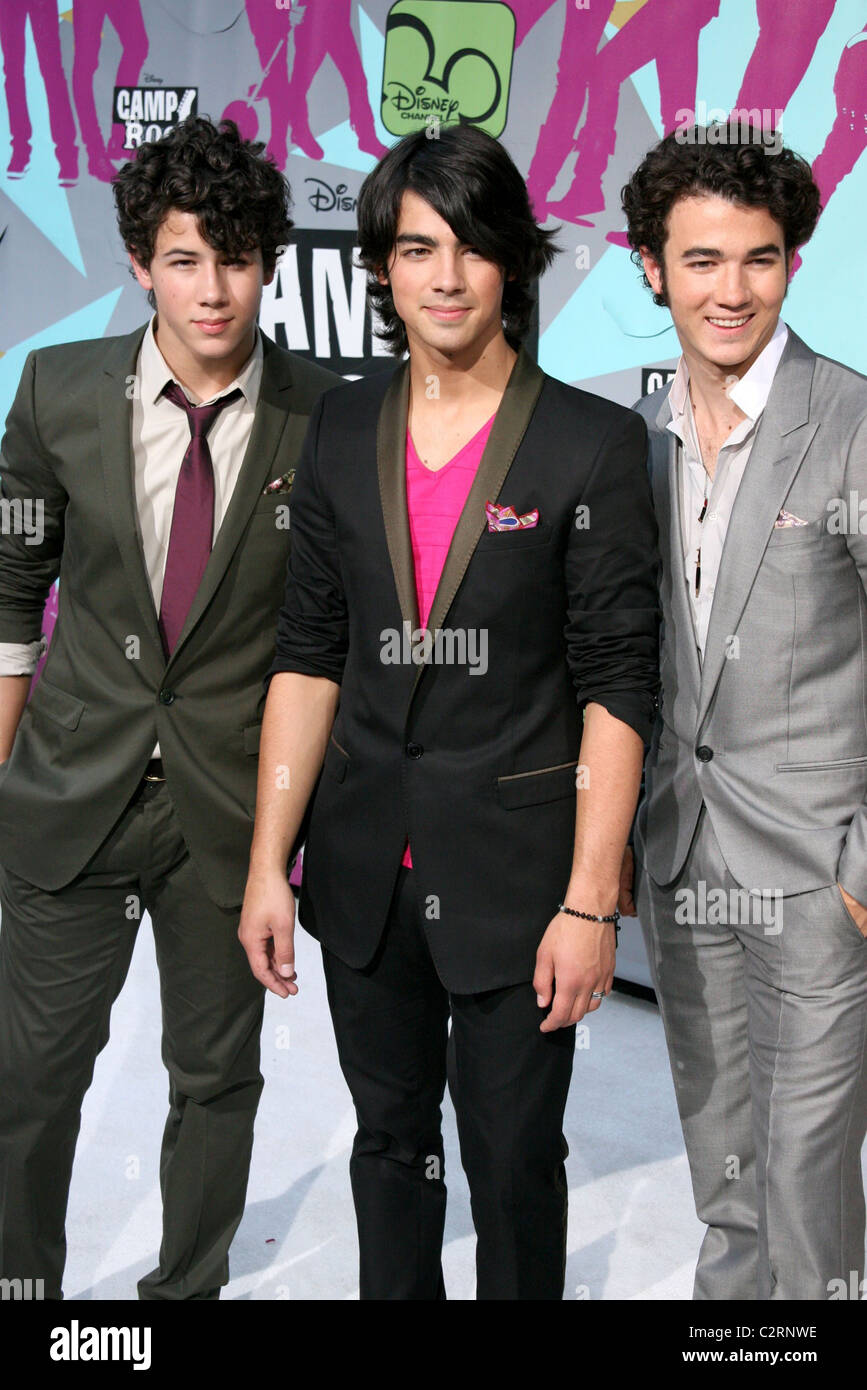Il Jonas Brothers, Nick Jonas Joe Jonas e Kevin Jonas New York Premiere del Disney Channel "Camp Rock" tenutasi presso il Foto Stock