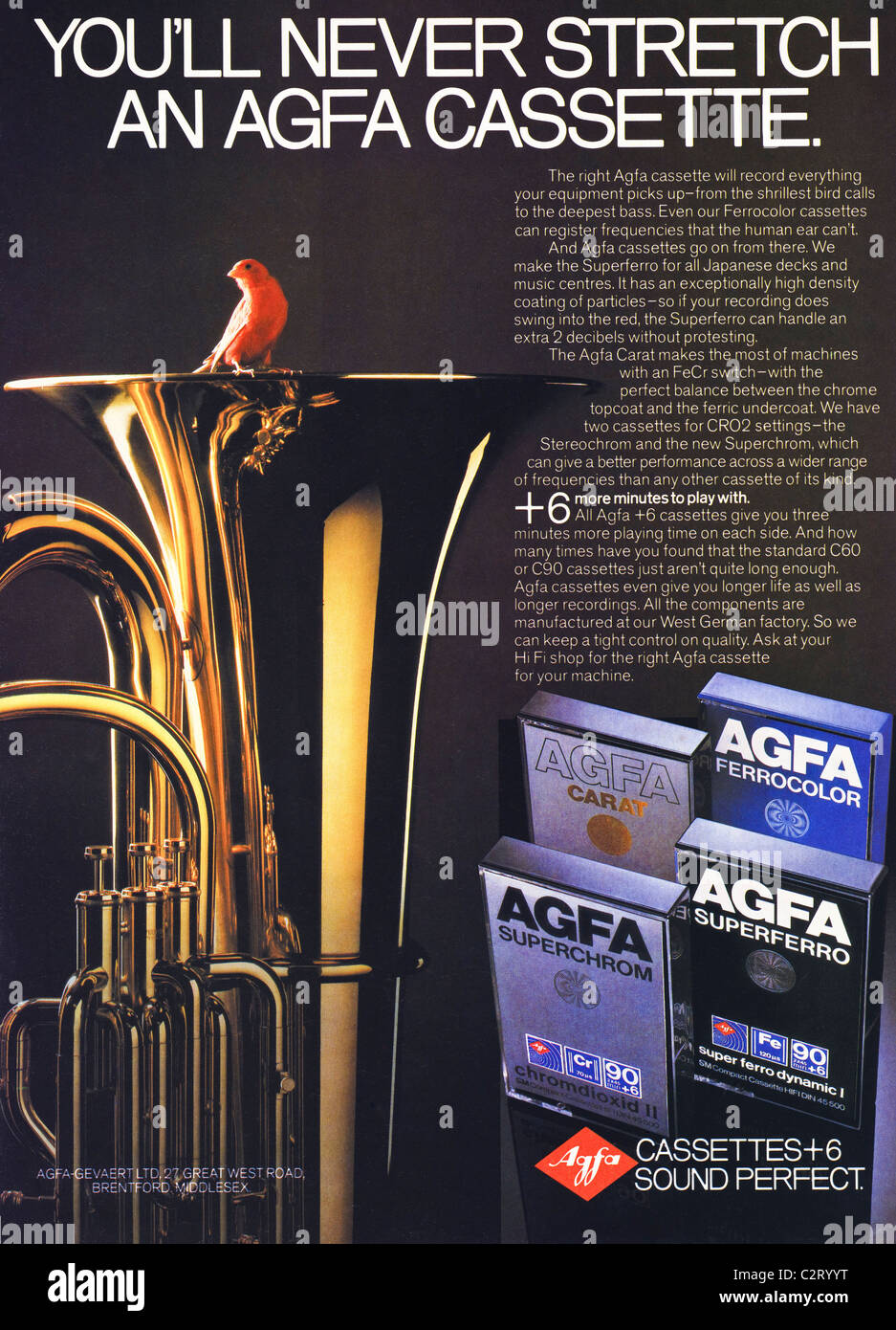 Pagina piena pubblicità per AGFA cassette in uomini della rivista circa ottanta Foto Stock