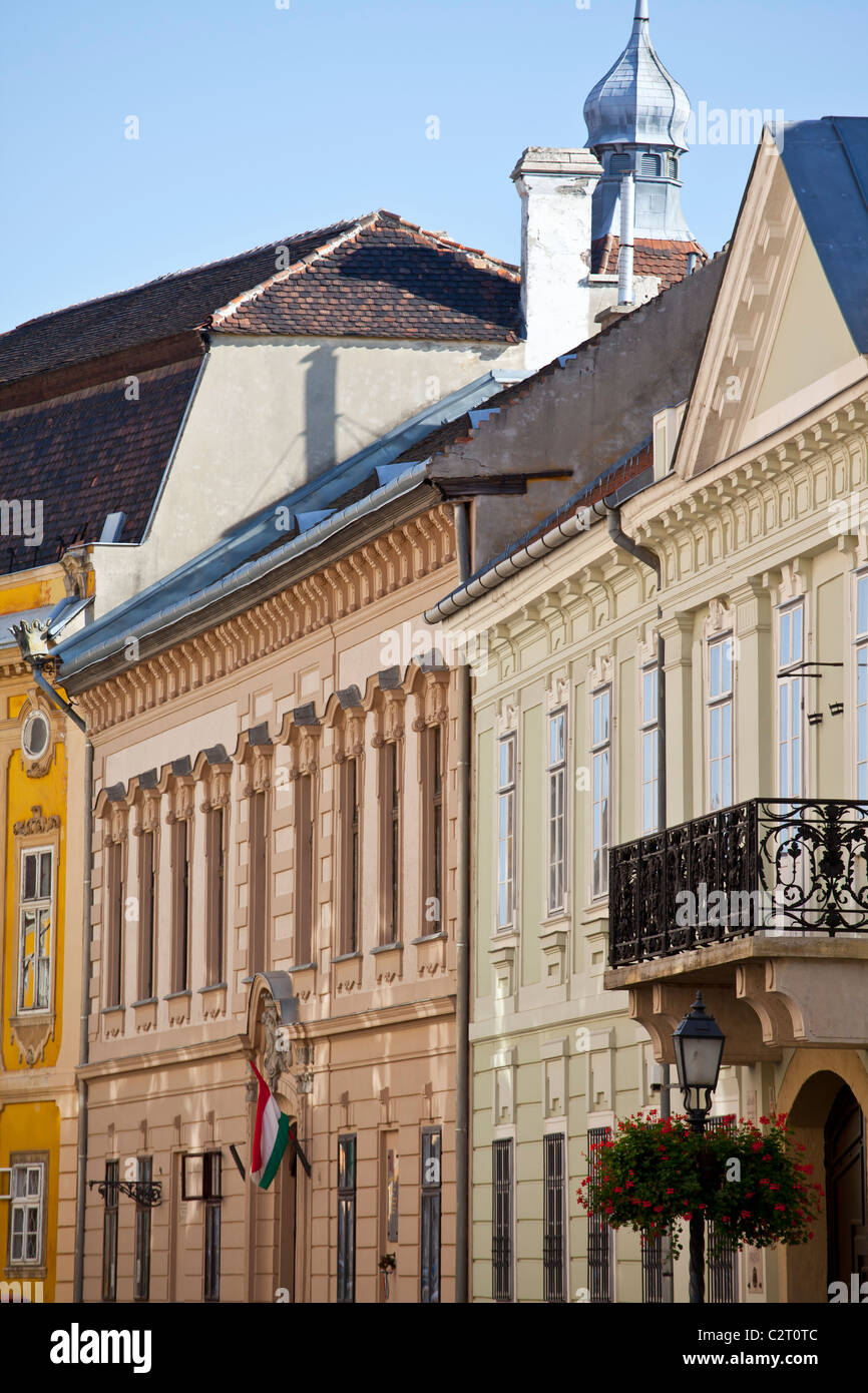 La tipica scena di strada a Buda a Budapest vicino al castello Foto Stock