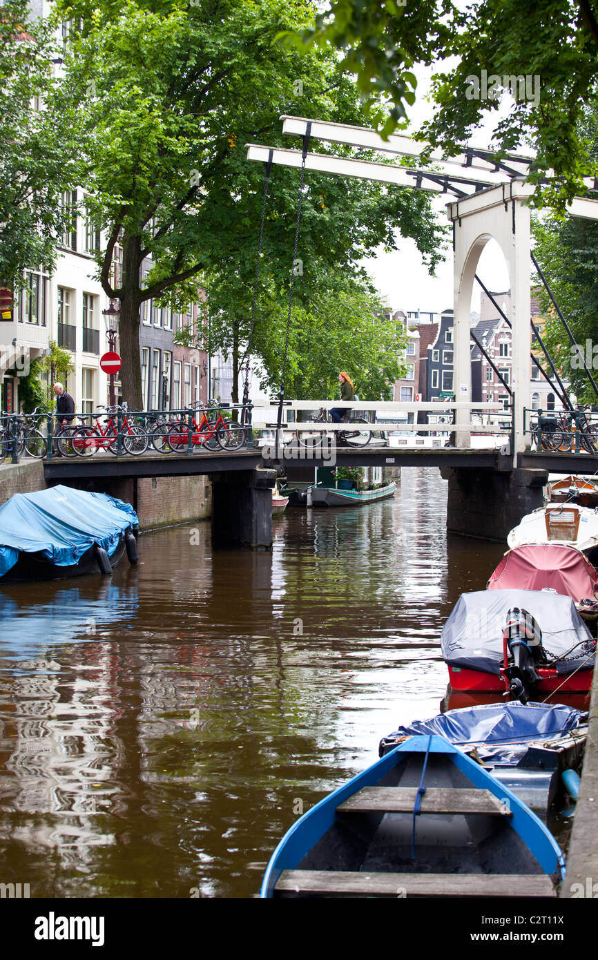 Canal scene tratte nel centro di Amsterdam Foto Stock
