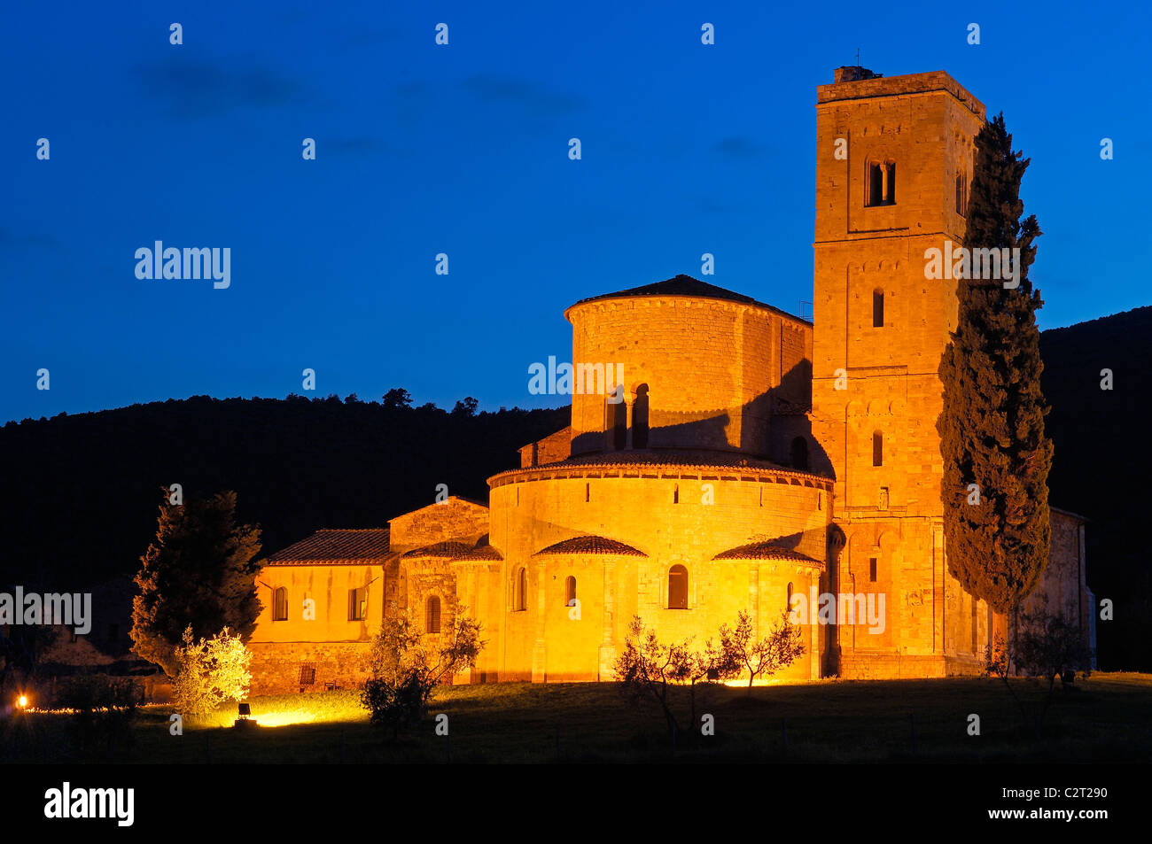 Sant'Antimo Abbey. Montalcino. Castelnuovo dell'abate. Paesaggio toscano. In provincia di Siena.toscana. L'Italia. Europa Foto Stock