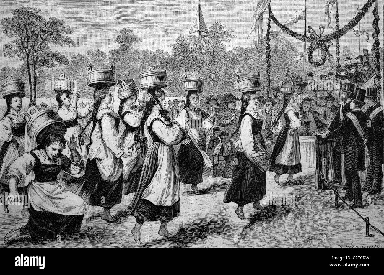 Donne racing con secchi di acqua equilibrato sulle loro teste in Markgroeningen, Germania, storico illustrazione, circa 1886 Foto Stock