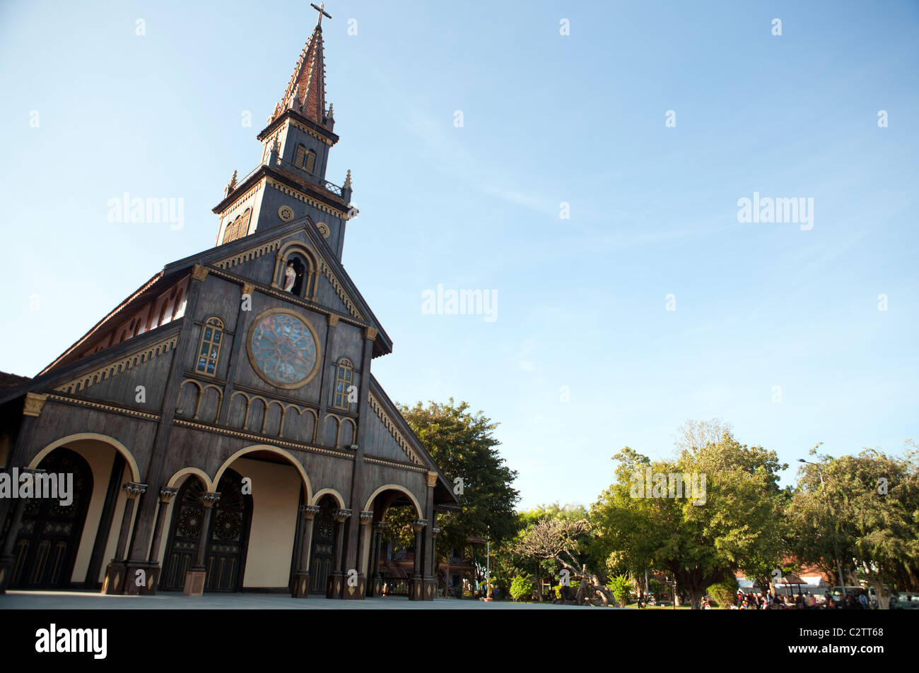 Il legno Cattedrale dell Immacolata Concezione di Kon Tum Foto Stock