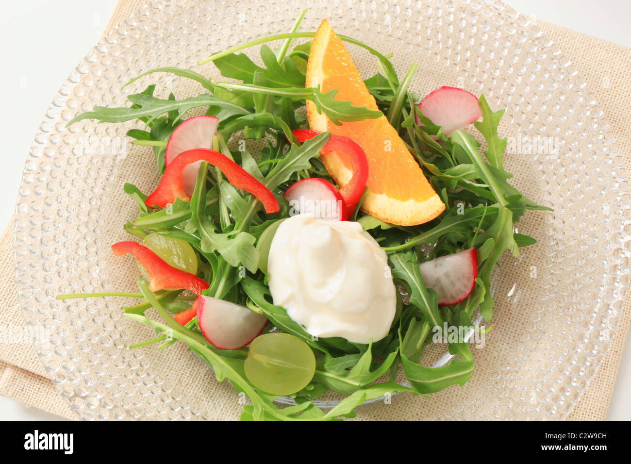 Insalata con radicchio, pepe e uva Foto Stock