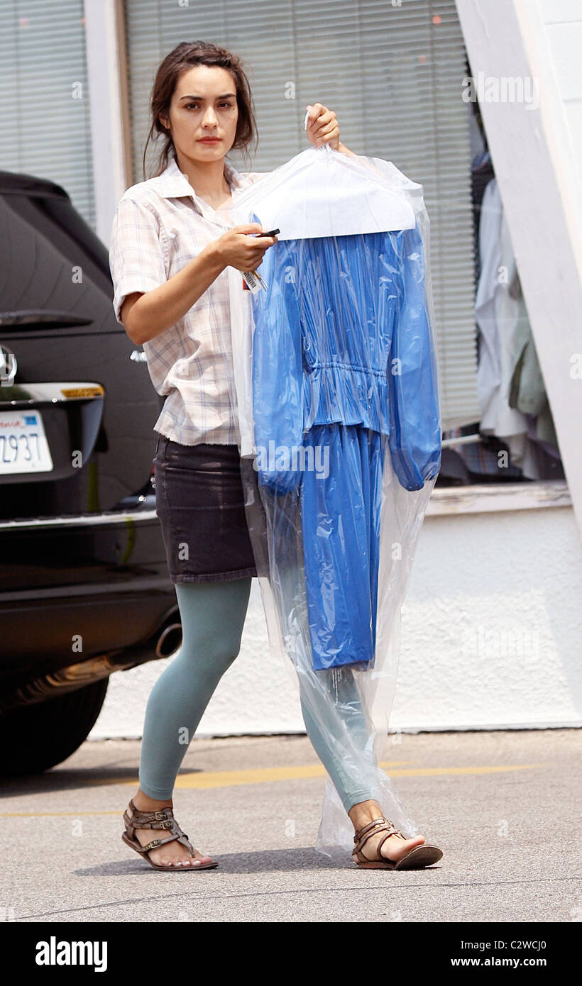 Shannyn Sossamon 'One Missed Call' star preleva il suo lavaggio a secco in West Hollywood e Los Angeles, California - 25.06.08 Foto Stock