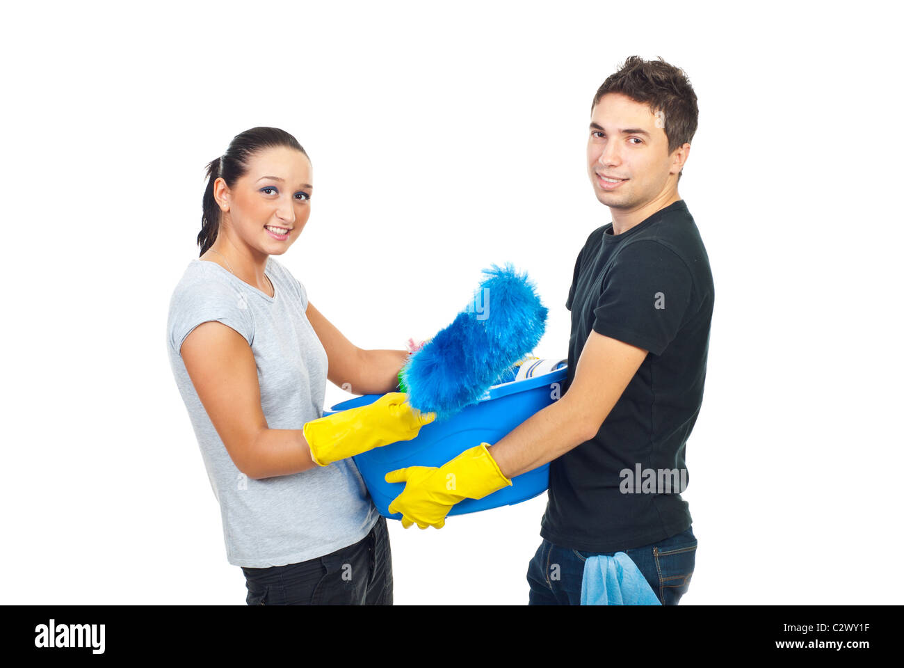 Coppia giovane azienda bacino blu con detergenti e preparazione alla pulizia casa isolata su sfondo bianco Foto Stock