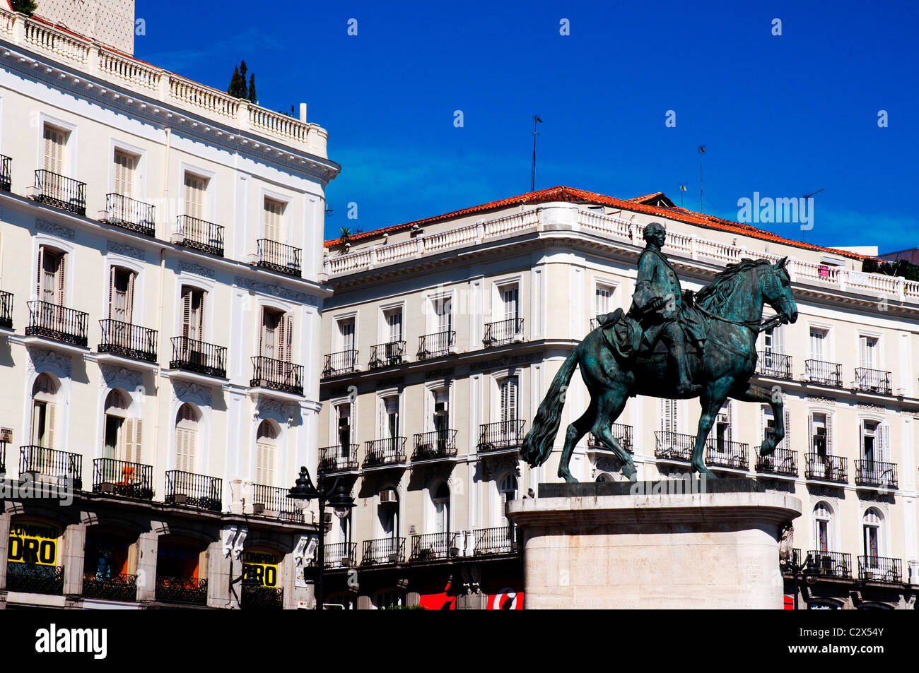 Monumento al re Carlo III a Puerta del Sol di Madrid, Spagna Foto Stock