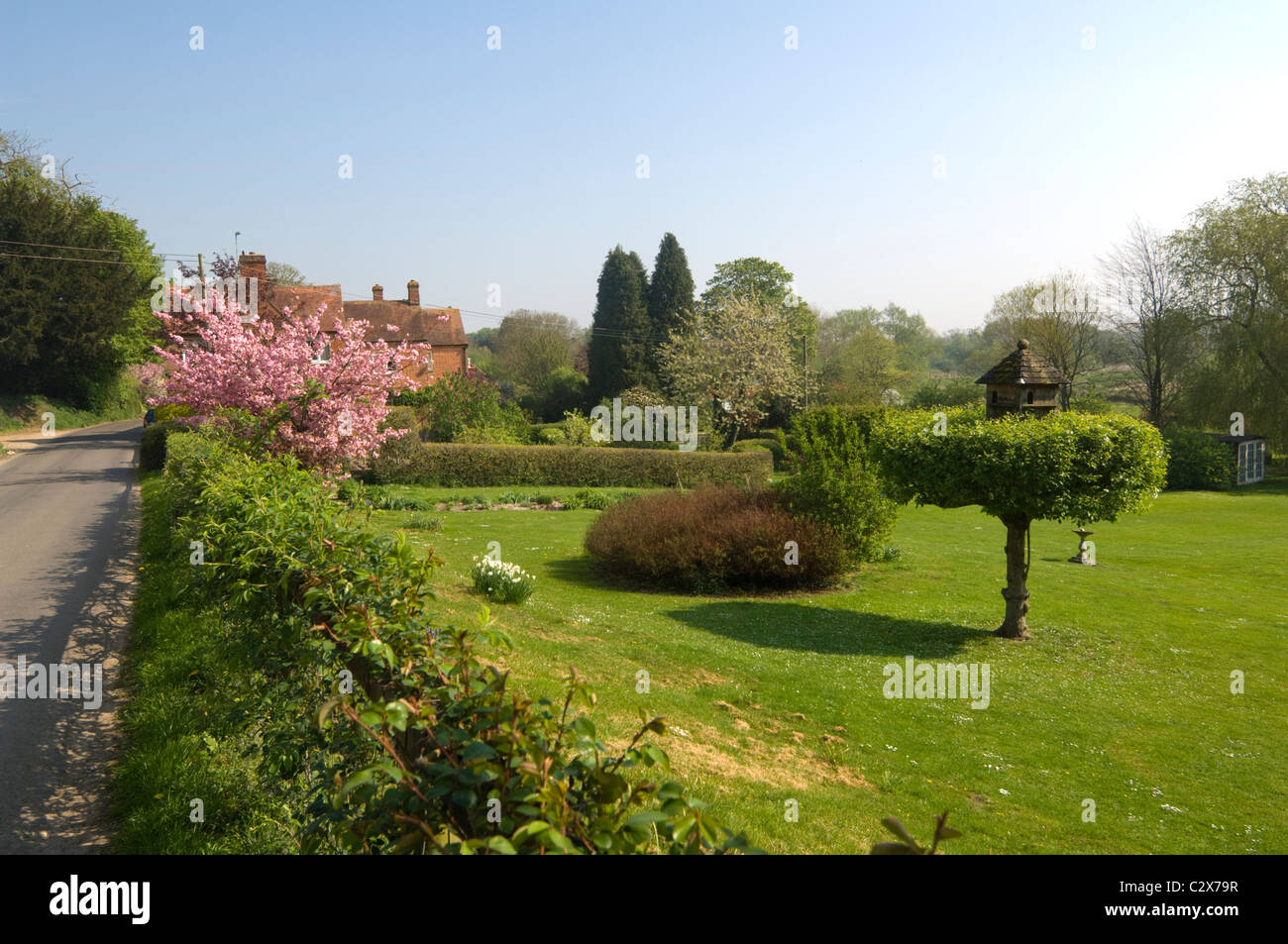 Vista del pittoresco borgo rurale di Longstock, Hampshire, Regno Unito Foto Stock