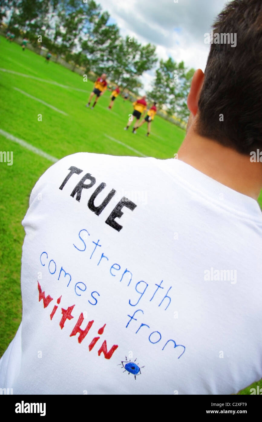 Allenatore di calcio la visione di un gioco Foto Stock