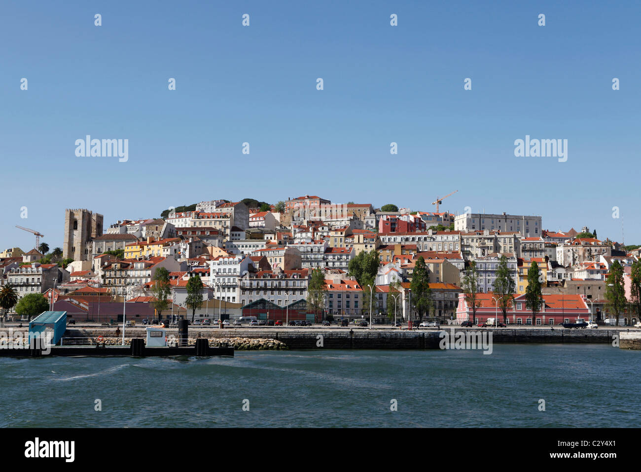 L'Alfama e Biarro do Castelo quartieri di Lisbona, Portogallo. Lisbona è costruita su sette colline. Foto Stock