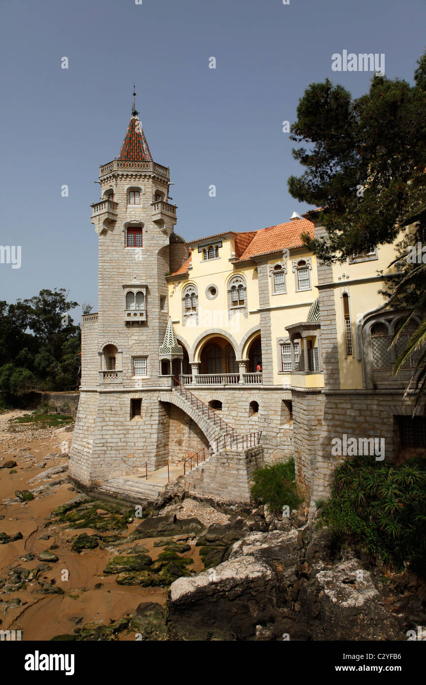 Il Museu Biblioteca Conde Castro Guimaraes (museo e biblioteca del conte Castro Guimaraes) a Cascais, Portogallo. Foto Stock