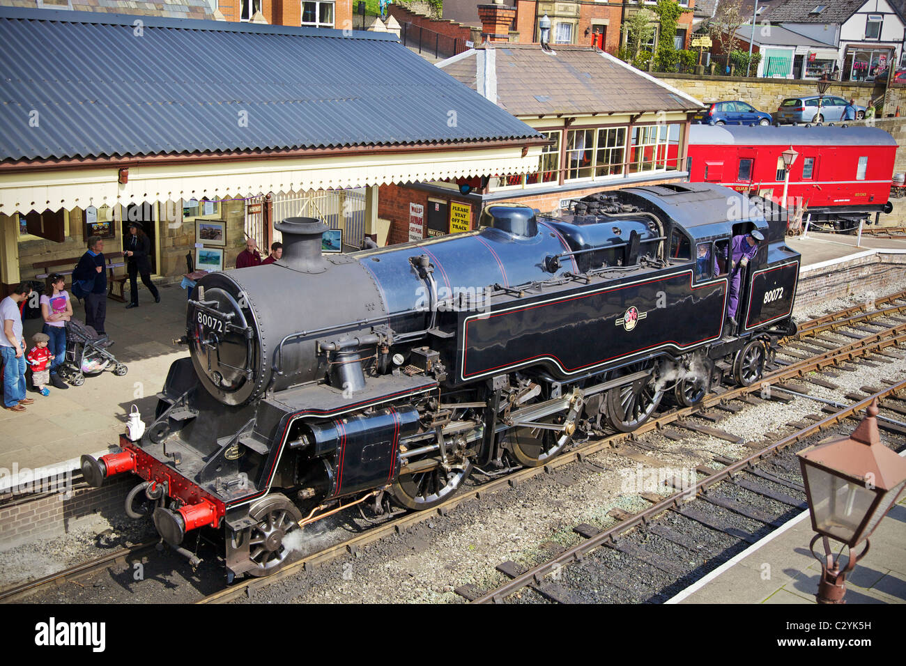 Locomotiva a vapore Company Limited ex British Railways enigmi 'Standard ' 4MT 2-6-4T numero di locomotiva 80072 a Llangollen. Foto Stock