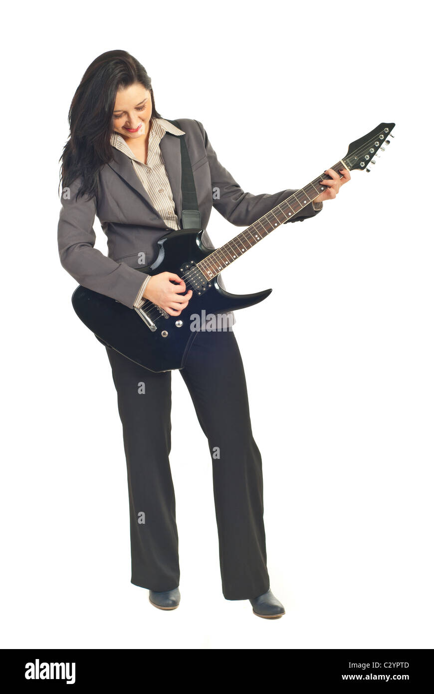 Per tutta la lunghezza della donna executive con chitarra elettronico isolato su sfondo bianco Foto Stock