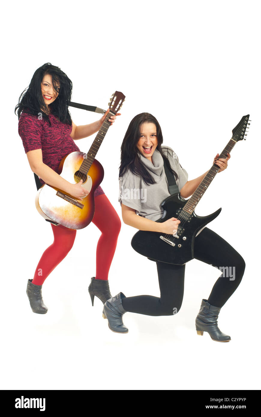 Felice di belle donne riproduzione di chitarre isolati su sfondo bianco Foto Stock