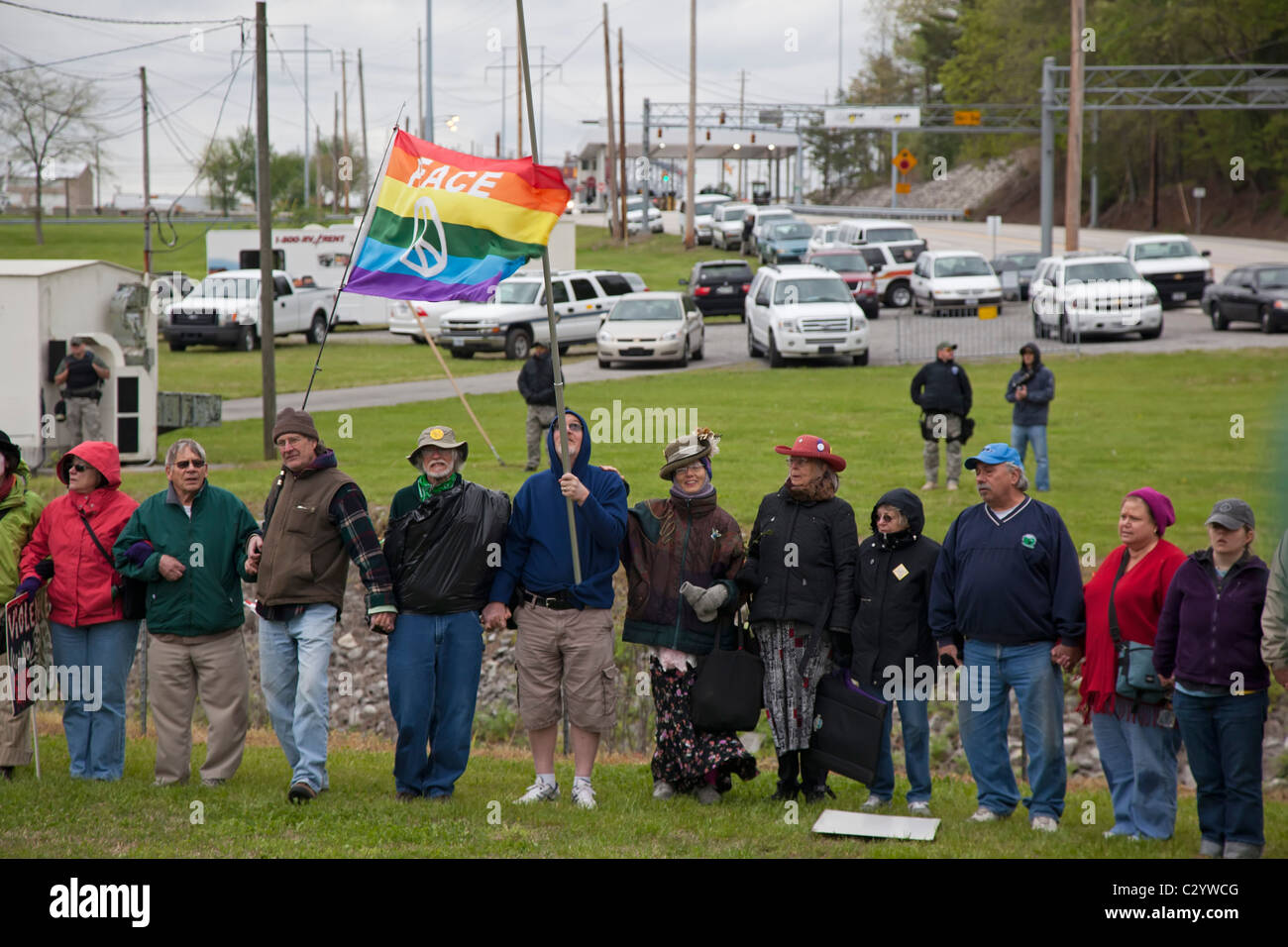 Attivisti per la pace protesta di produzione di armi nucleari a Oak Ridge armi Facility Foto Stock