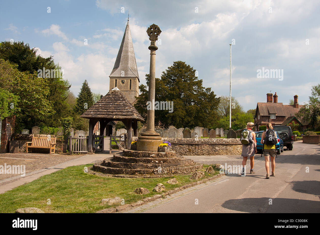 La Chiesa di San James, Shere, Guildford, Surrey, Inghilterra Foto Stock