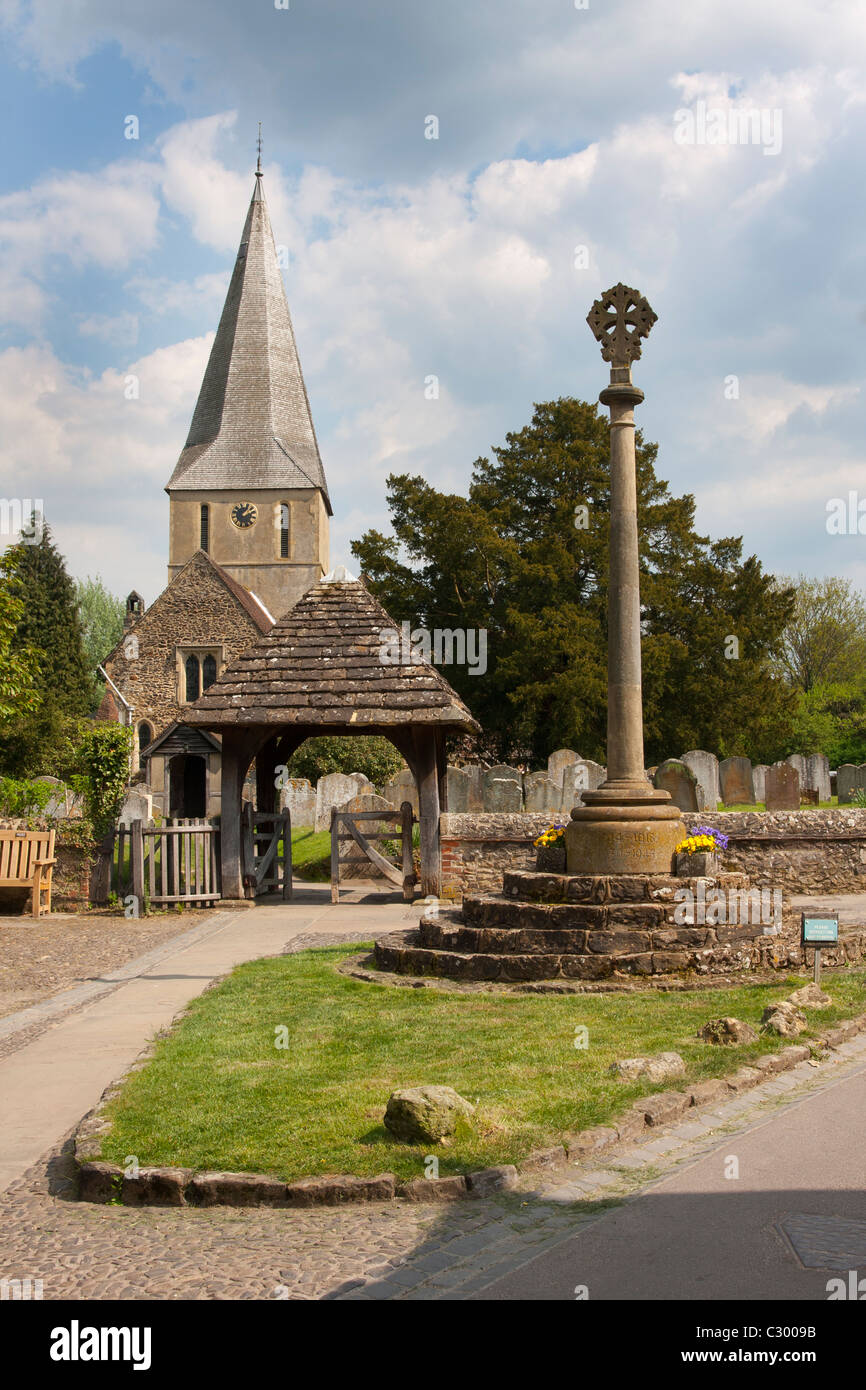 La Chiesa di San James, Shere, Guildford, Surrey, Inghilterra Foto Stock