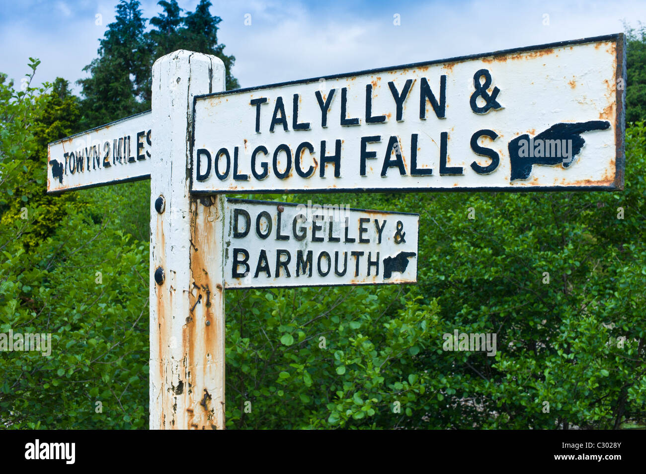 Cartello per Dolgelley, Barmouth, Talyllyn e Dolgoch cade in Snowdonia, Gwynedd, Galles Foto Stock